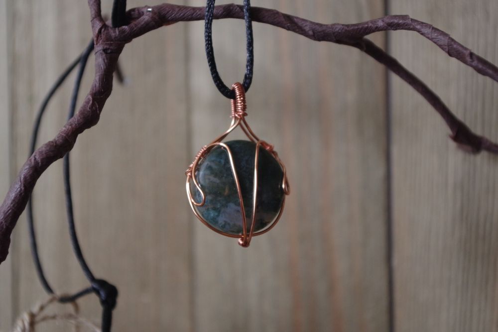 Moss Agate and Copper Round Pendant